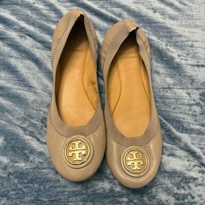 Tory Burch Women's Beige Flats with Gold Logo